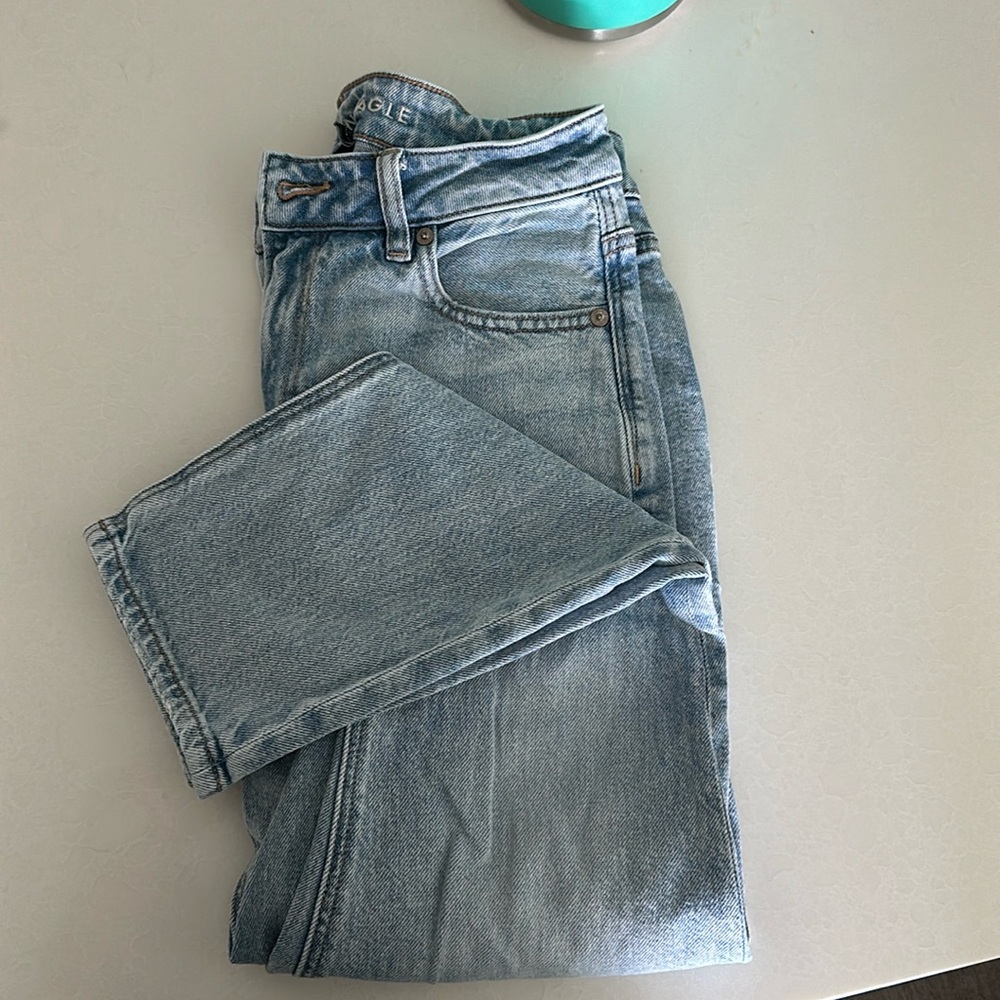American Eagle Mom Jeans Size 2 Short